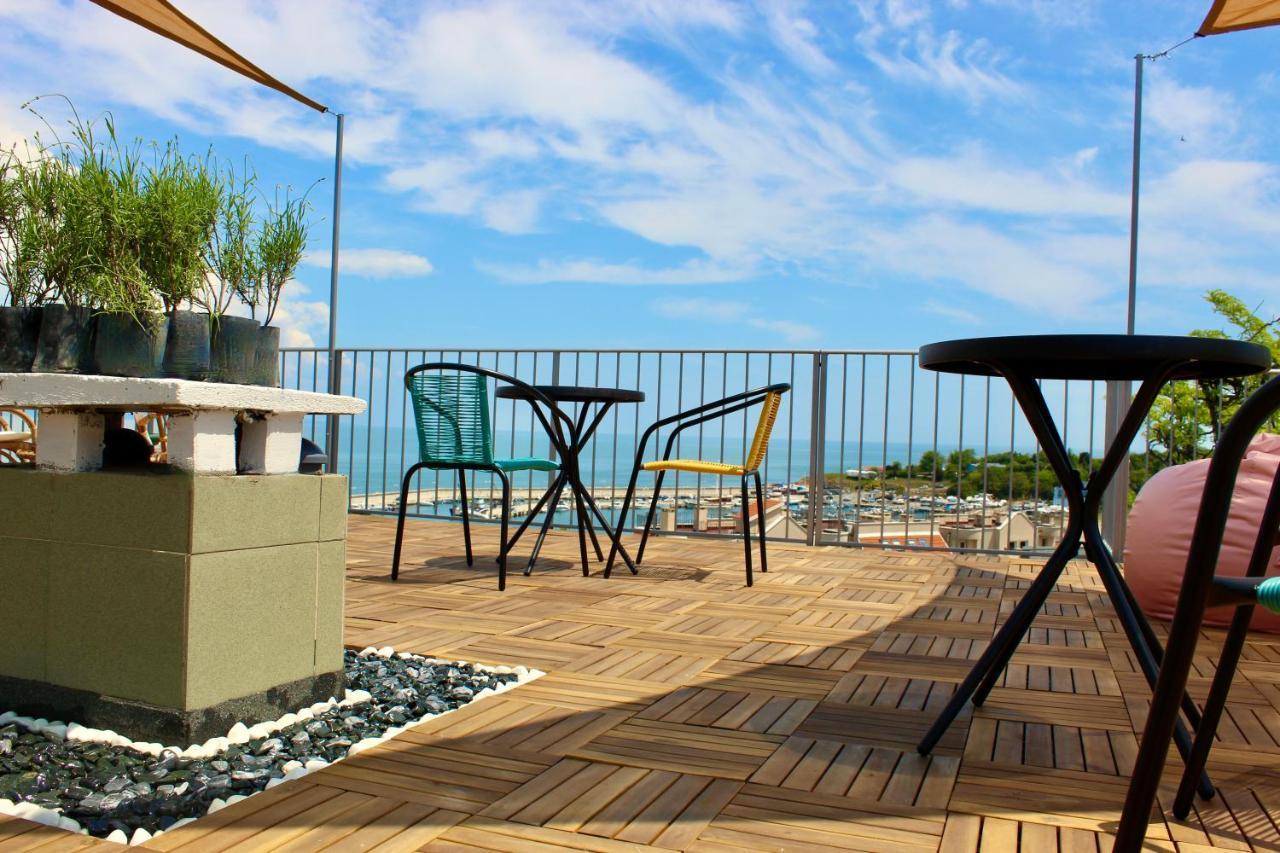 Sunset Art Beach Front Hotell Tsjernomorets Eksteriør bilde
