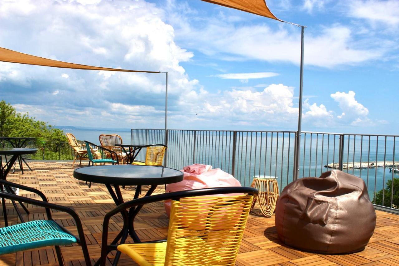 Sunset Art Beach Front Hotell Tsjernomorets Eksteriør bilde