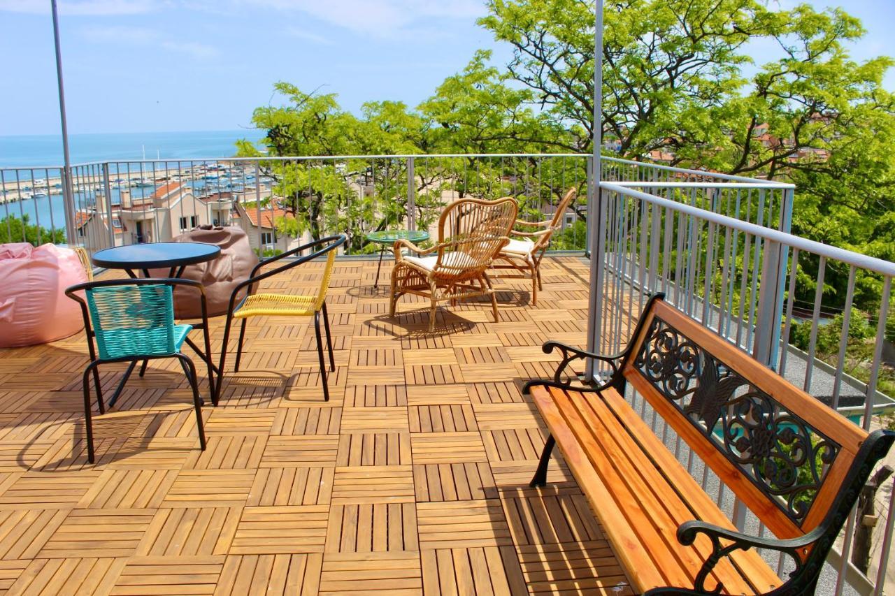 Sunset Art Beach Front Hotell Tsjernomorets Eksteriør bilde