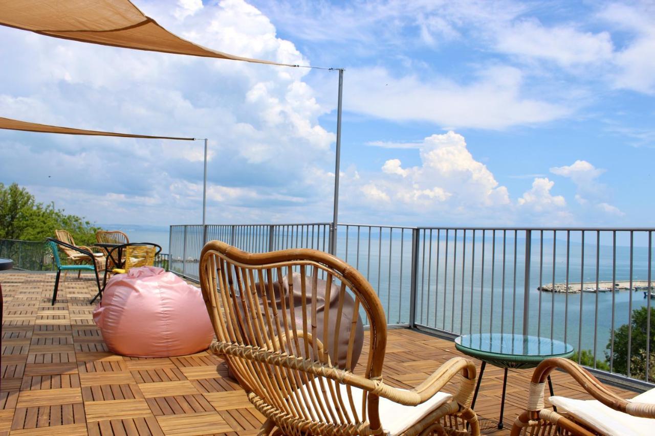 Sunset Art Beach Front Hotell Tsjernomorets Eksteriør bilde